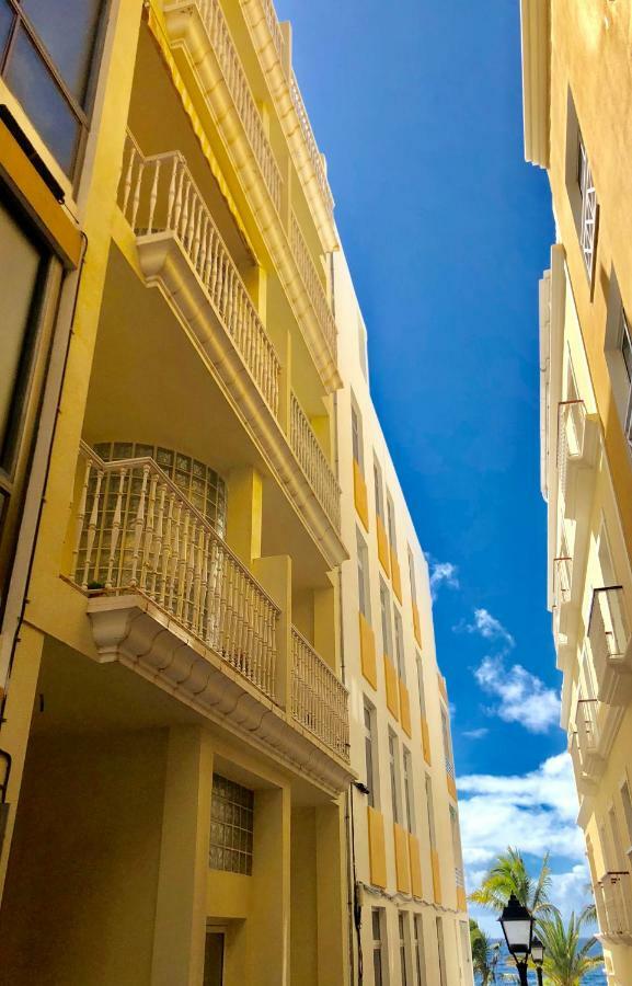 Apartamentos El Faro Puerto De Naos Exterior photo